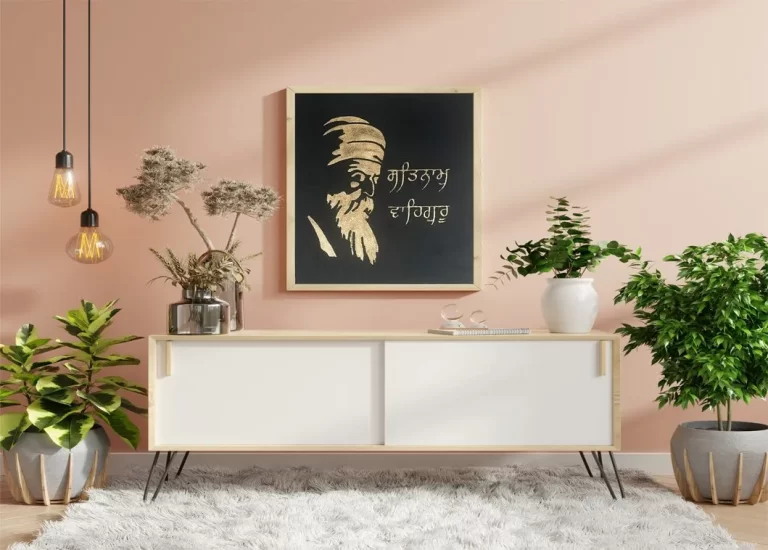 The Golden Sage: Guru Nanak in Radiant Art