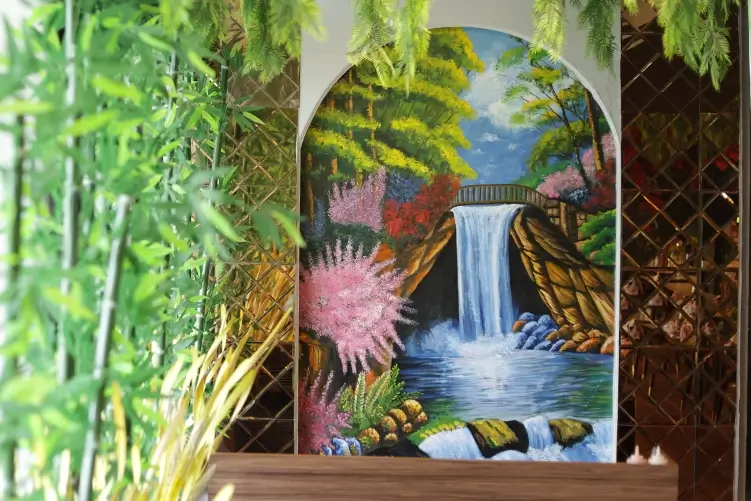 Art installation in blooming plate firozabad