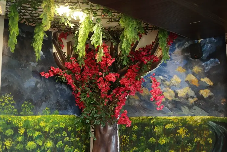 Art installation in blooming plate firozabad